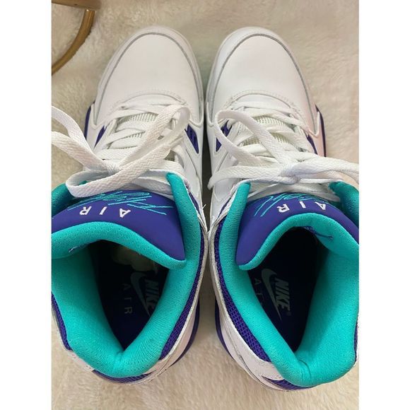 Athletic_Shoes